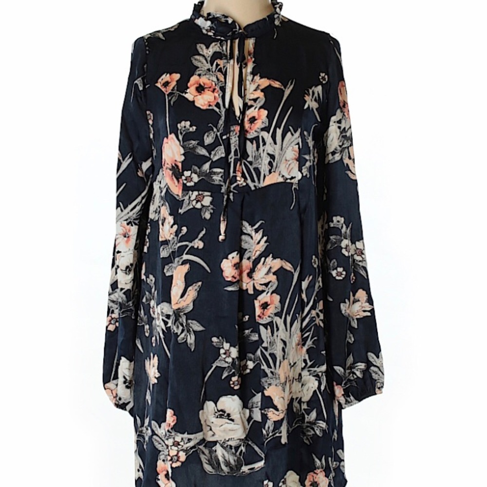 My Story Tie-Neck Floral Dress. Size Small.
